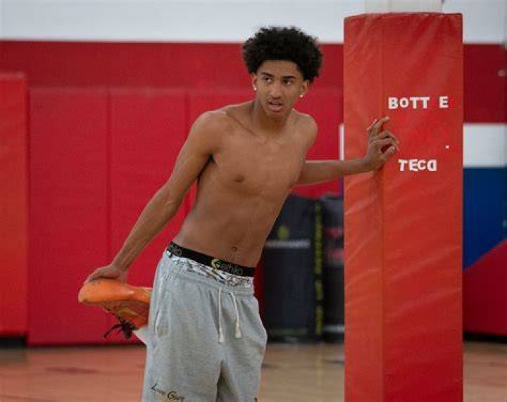 Aiden Diggs Height, Weight, Net Worth, Age, Birthday, Wikipedia, Who, Nationality, Biography