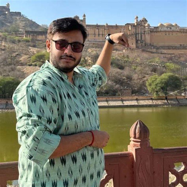 Anirban Dasgupta Height, Weight, Net Worth, Age, Birthday, Wikipedia, Who, Instagram, Biography