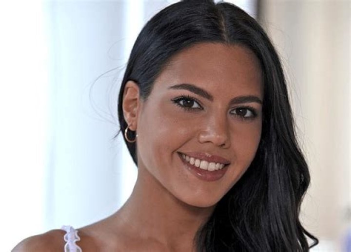Apolonia Lapiedra Height, Weight, Net Worth, Age, Birthday, Wikipedia, Who, Instagram, Biography