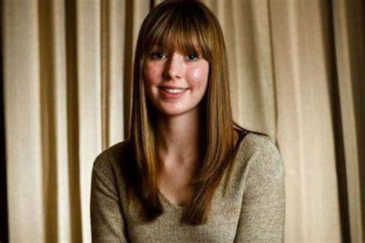 Beth Reekles Height, Weight, Net Worth, Age, Birthday, Wikipedia, Who, Nationality, Biography