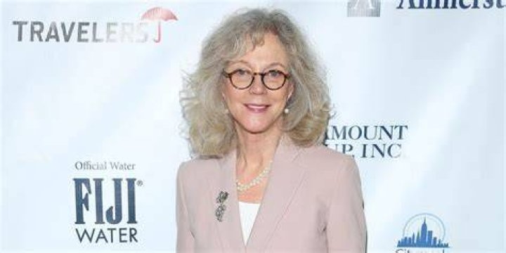 Blythe Danner Height, Weight, Net Worth, Age, Wiki, Who, Instagram, Biography