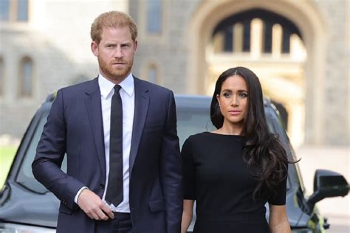 
ER Branding Is Common in the U.K., but How Is It Connected to the Queen? 