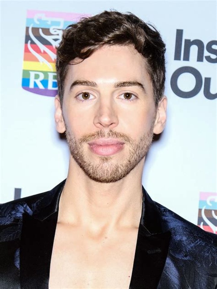 Is Jordan Gavaris Gay? Sexuality And Dating Life- Who Is Boyfriend Devon Graye?