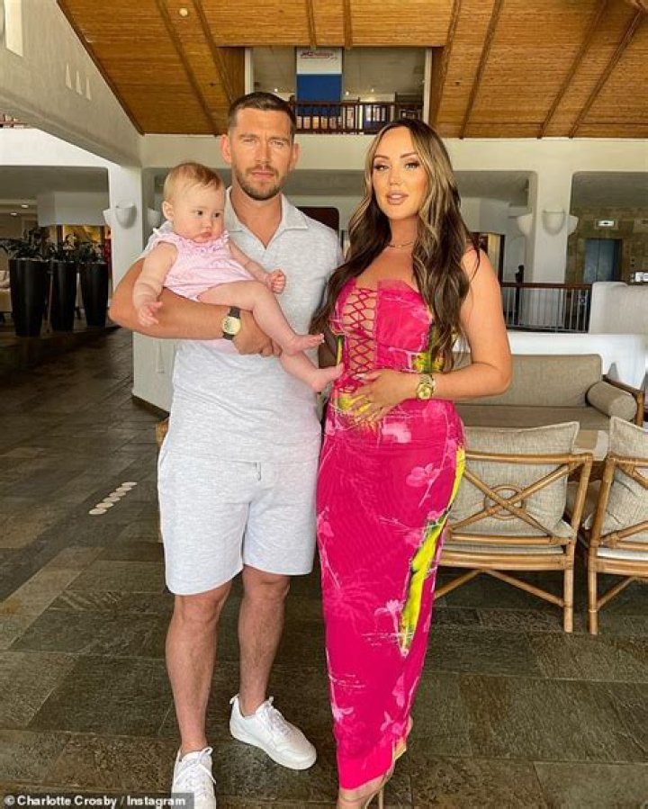 
Jake Ankers Net Worth And Age: Meet Charlotte Crosby Boyfriend As The Couple Announces Pregnancy 
