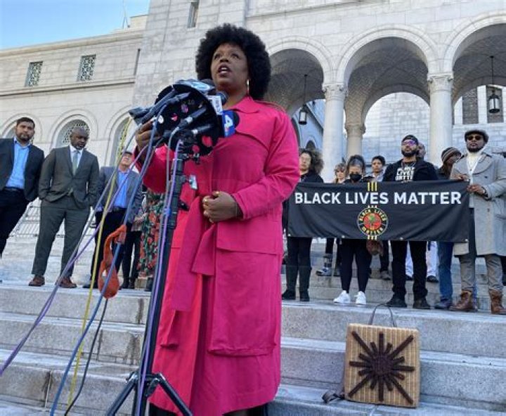 
LAPD Tases Relative of Black Lives Matter Founder 
