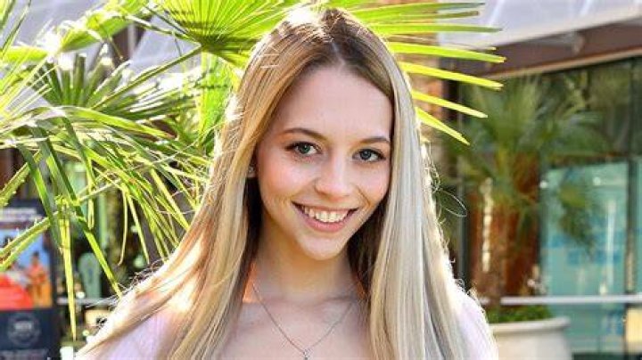 Lily Larimar Height, Weight, Net Worth, Age, Birthday, Wikipedia, Who, Nationality, Biography