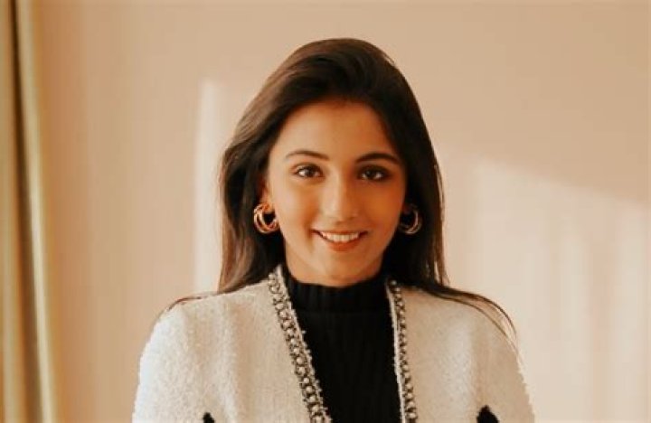 
Masoom Minawala Height, Weight, Net Worth, Age, Birthday, Wikipedia, Who, Nationality, Biography 