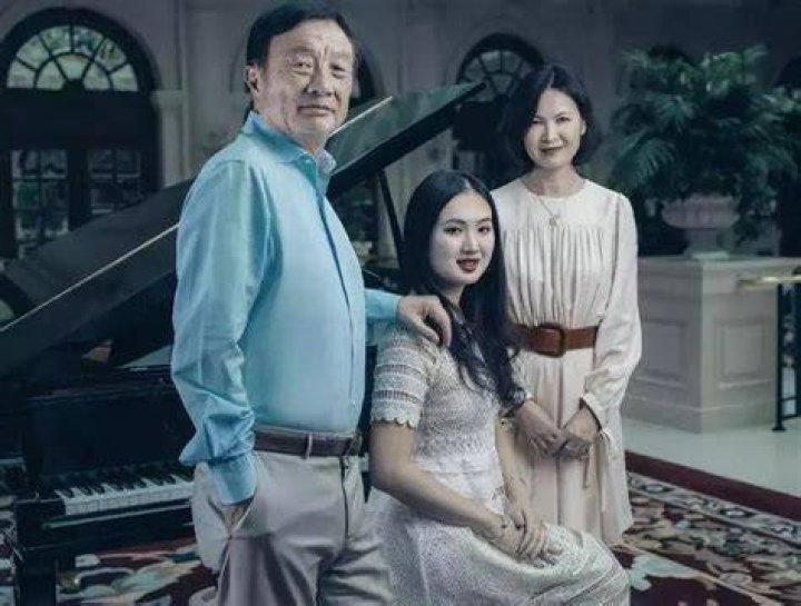 
Meet Huawei CEO Ren Zhengfei’s Beautiful Daughter Annabel Yao 
