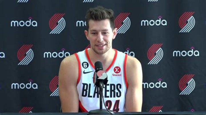 
Portland Trailblazers’ Drew Eubanks Refers His Newly Wed Wife Hailey Thomas As His Queen 