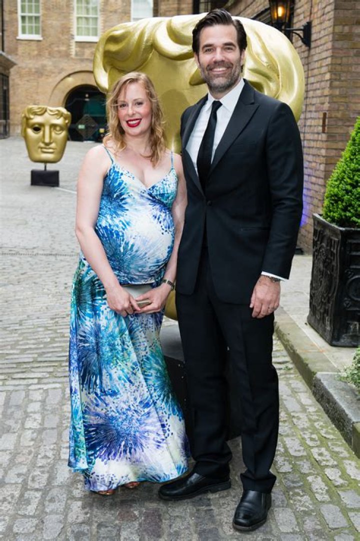 
Rob Delaney Wife Who is Rob Delaney Wife? 