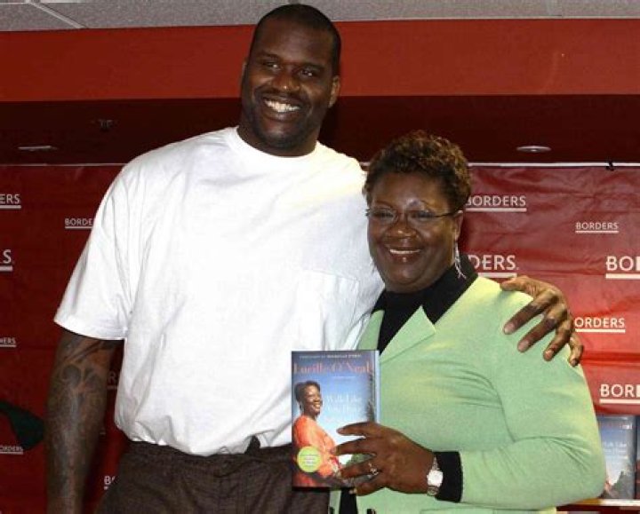 
Who are Shaq Moores Parents? Shaq Moore Biography, Parents Name, Nationality and More 