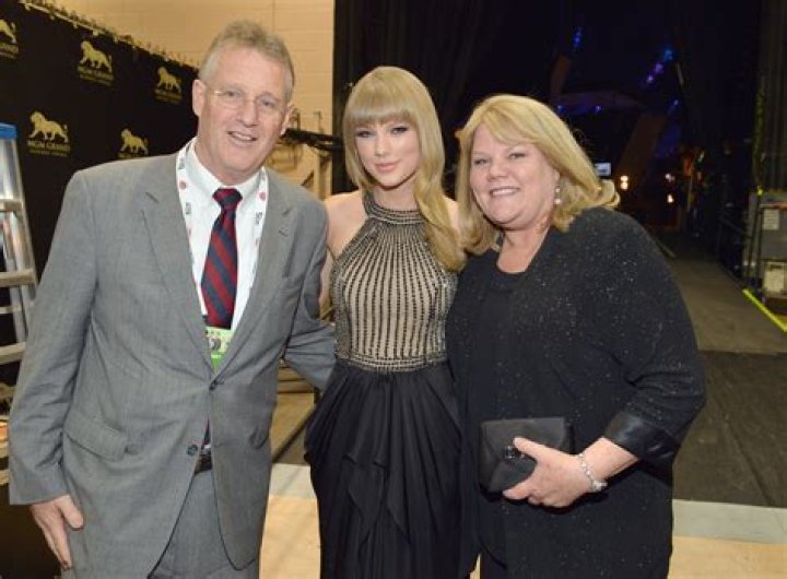 
Who are Taylor Heinicke Parents? Taylor Heinicke Biography, Parents Name and More 