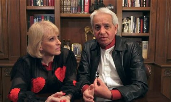 
Who is Benny Hinn Wife? 