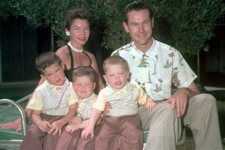 
Who Is Jeff Carson Wife? Kim Cooper Carson Children and Singer’s Family Facts 