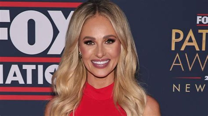 
Who is Tomi Lahren from Fox News? Her Wiki: Net Worth, Salary, Parents, Married, Family 